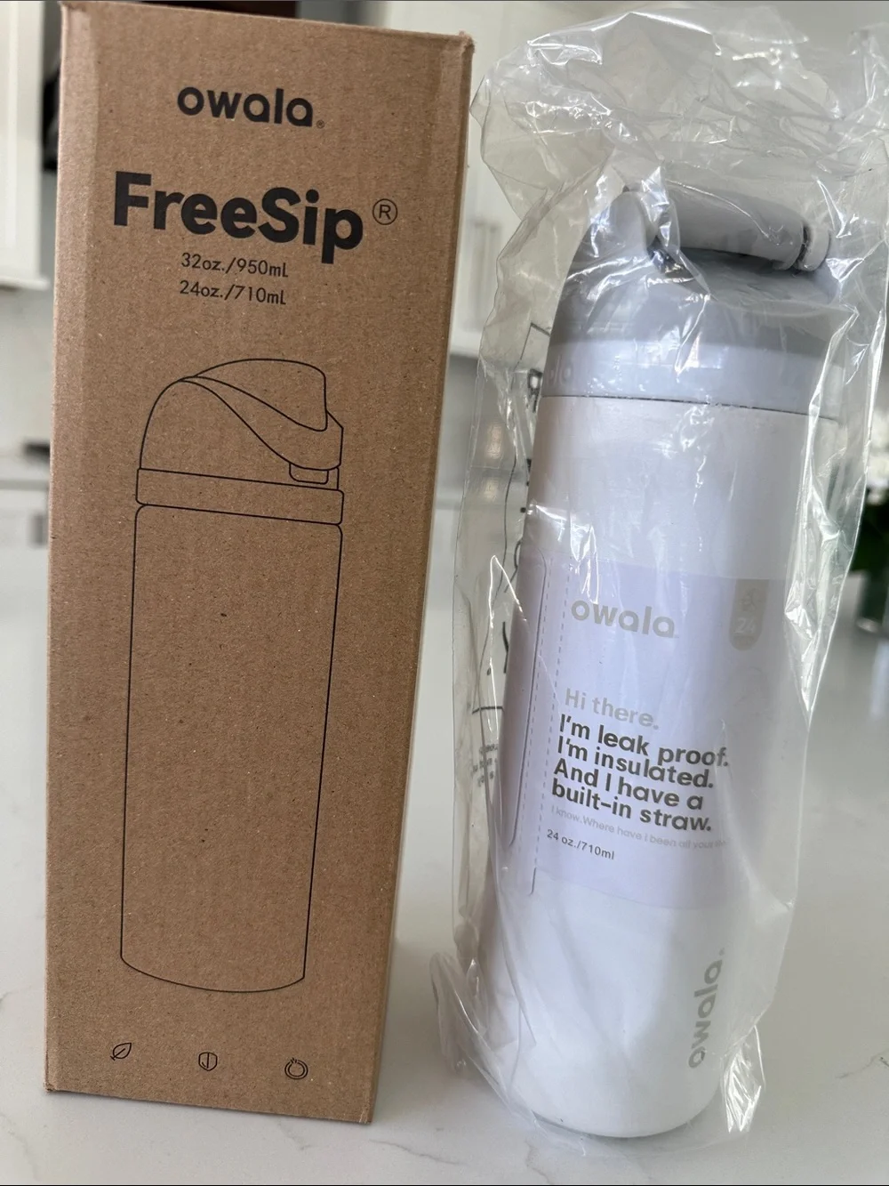 Owala FreeSip White Insulated Water Bottle with Built-In Straw - Picture 1 of 1